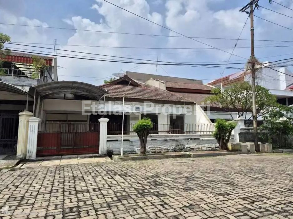 Foto properti Dijual Rumah Di Dharmahusada Utara 1