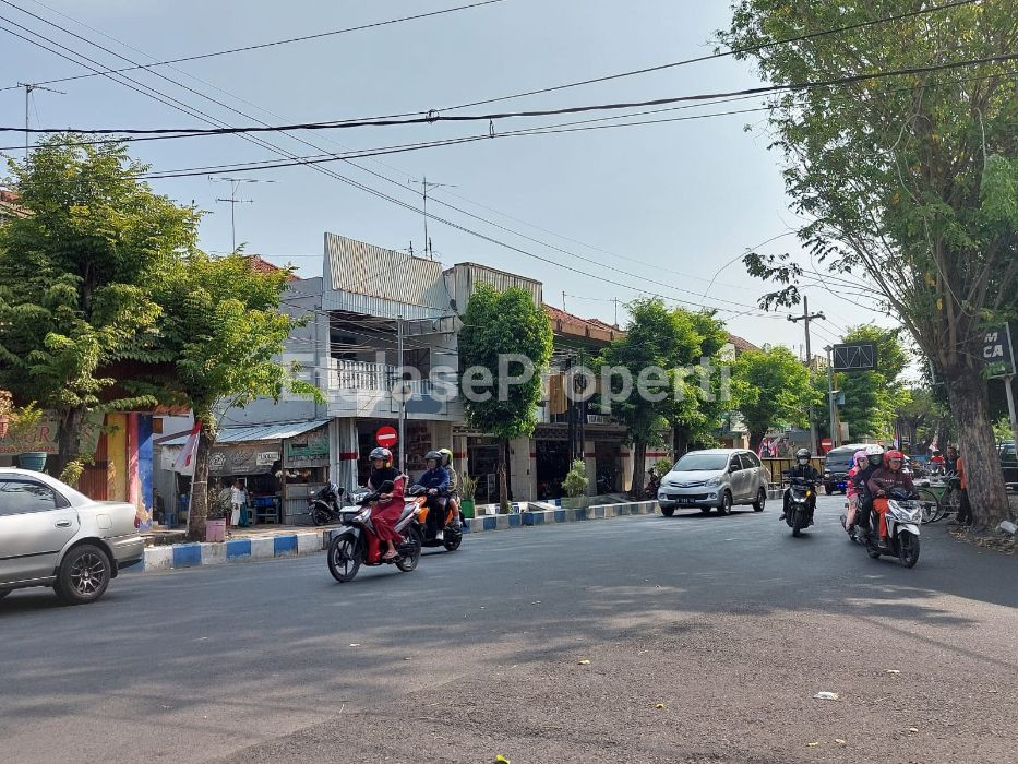 Foto properti Dijual Ruko Di Jalan Raya Panglima Sudirman Probolinggo 1