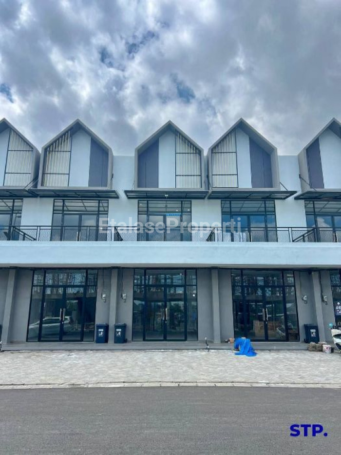 Foto properti Disewakan, Ruko 2 Lantai Di Main Boulevard Grand Eastern Sukolilo 1