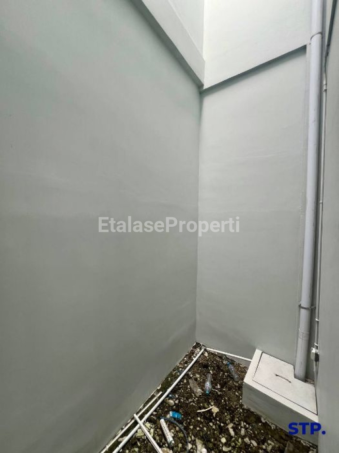 Foto properti Disewakan, Ruko 2 Lantai Di Main Boulevard Grand Eastern Sukolilo 5