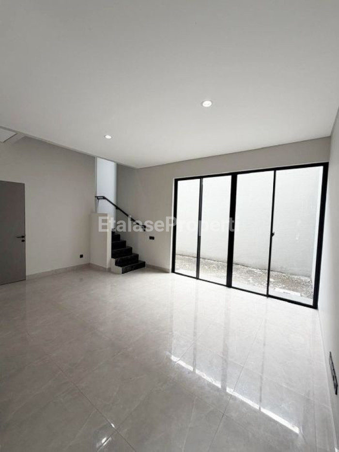 Foto properti Disewakan Rumah Di Dempsey Hill Citraland Baru Gress 2