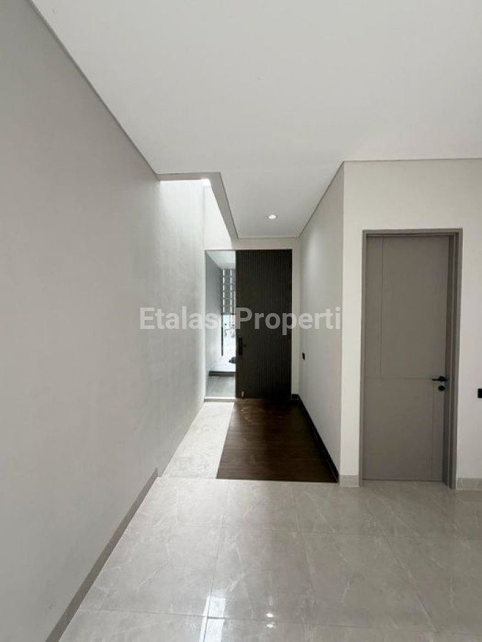 Foto properti Disewakan Rumah Di Dempsey Hill Citraland Baru Gress 3