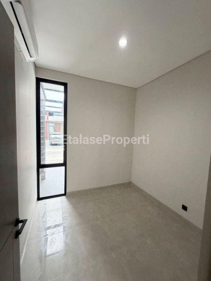 Foto properti Disewakan Rumah Di Dempsey Hill Citraland Baru Gress 4