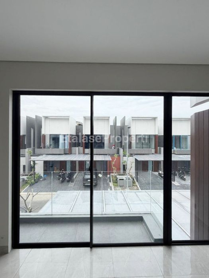 Foto properti Disewakan Rumah Di Dempsey Hill Citraland Baru Gress 6