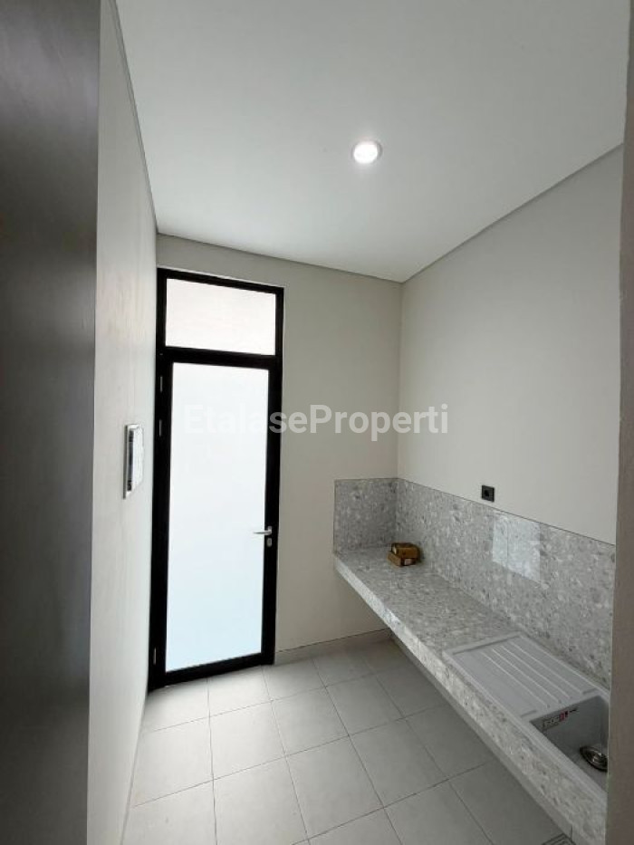 Foto properti Disewakan Rumah Di Dempsey Hill Citraland Baru Gress 7