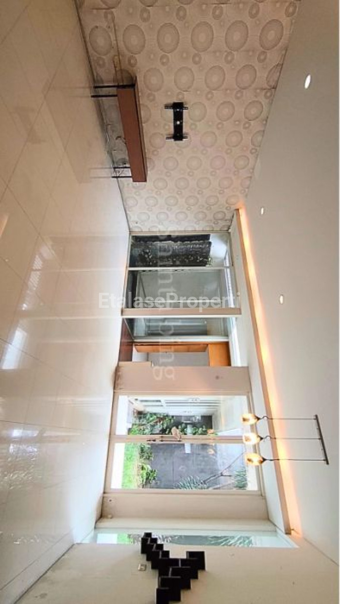 Foto properti Sewa Rumah Margorejo Indah 9