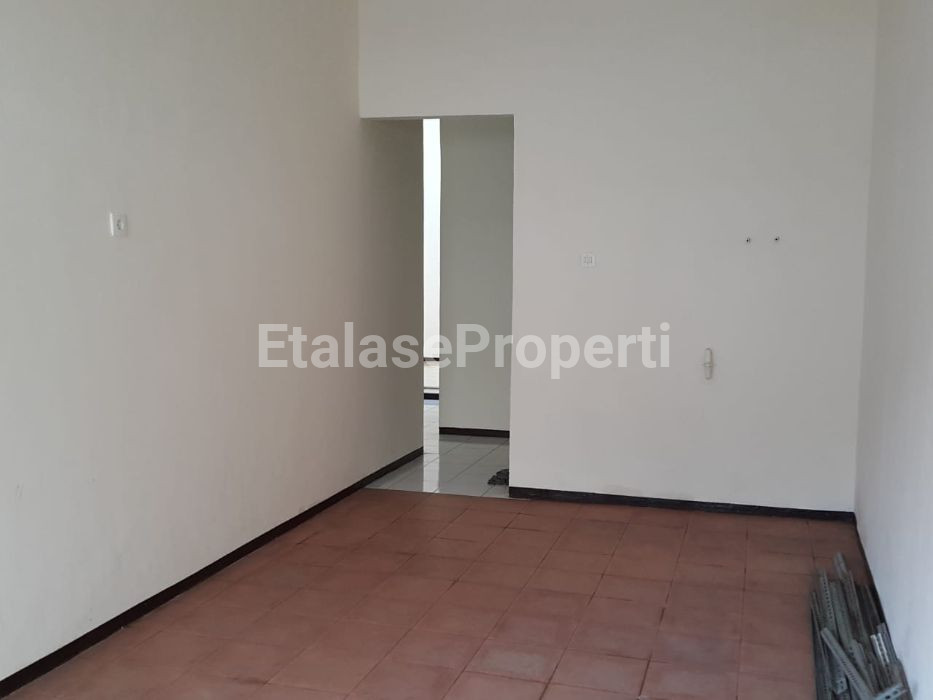 Foto properti DEKAT KFC! DiJual Rumah Pondok Candra Tjandra Tidak Banjir Luas Bersih Mantap 2