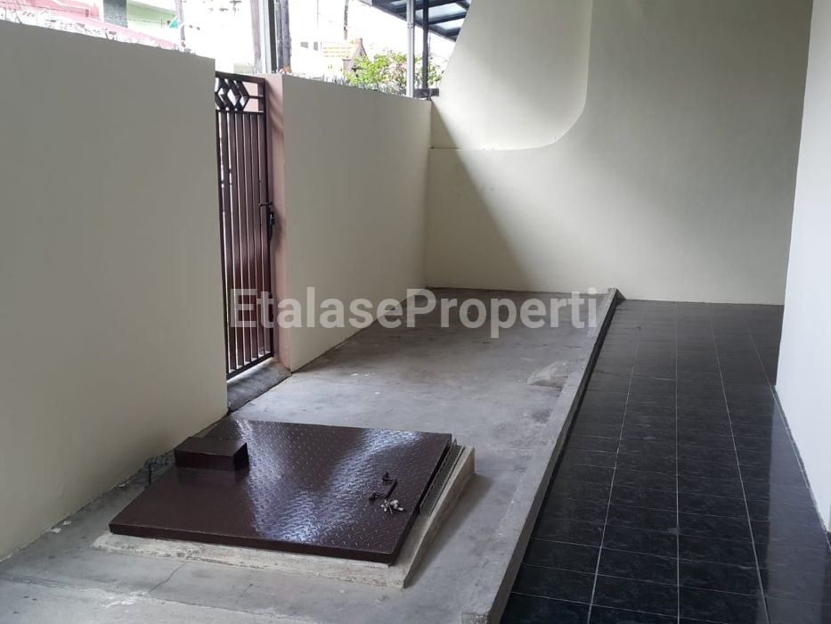 Foto properti DEKAT KFC! DiJual Rumah Pondok Candra Tjandra Tidak Banjir Luas Bersih Mantap 6