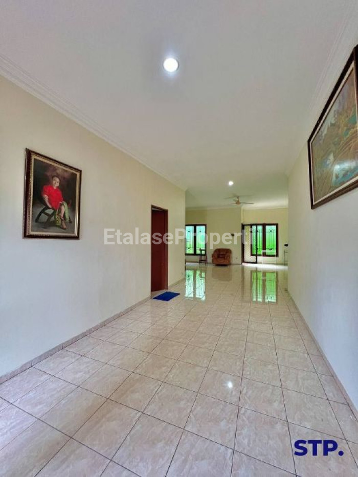 Foto properti Turun Harga - Rumah Mewah Classic Mediteranian Di Darmo Hill 7
