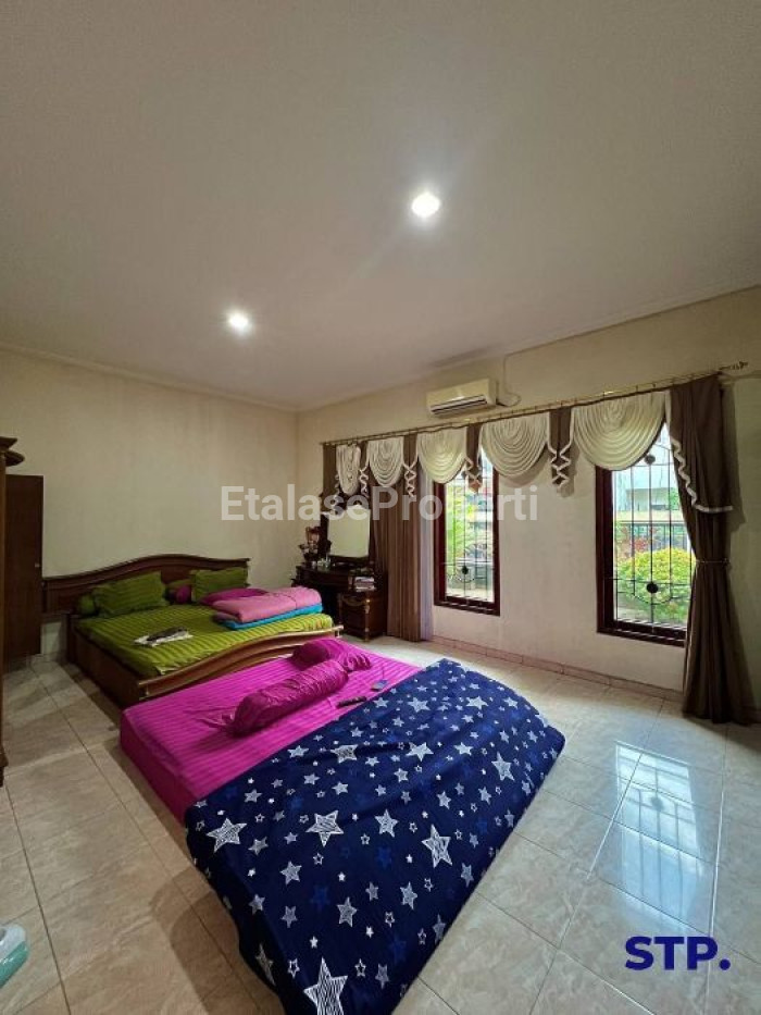 Foto properti Turun Harga - Rumah Mewah Classic Mediteranian Di Darmo Hill 9