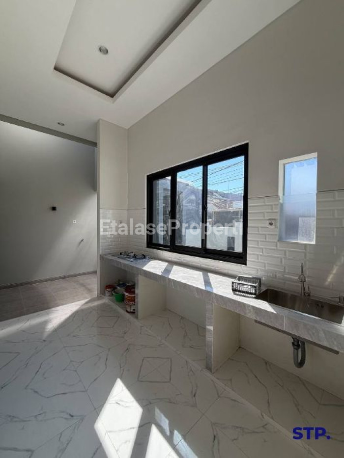 Foto properti Rumah Sudah Renovasi Di Nirwana Eksekutif 5