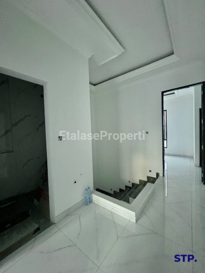 Foto properti 3 Unit Rumah Baru American-style Di Kertajaya Indah Timur, Surabaya Tipe A 7