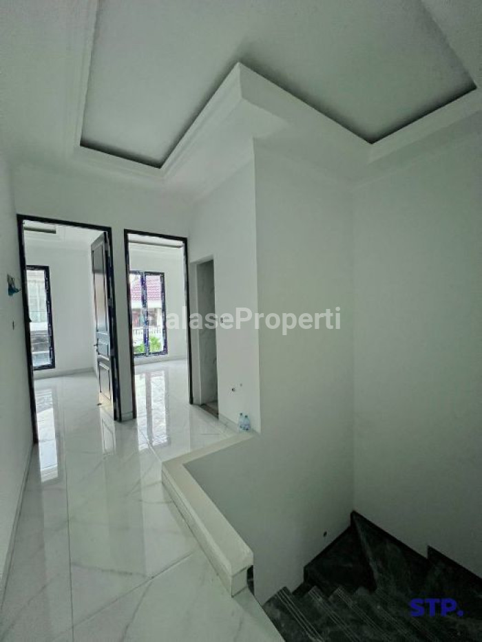 Foto properti 3 Unit Rumah Baru American-style Di Kertajaya Indah Timur, Surabaya Tipe A 8