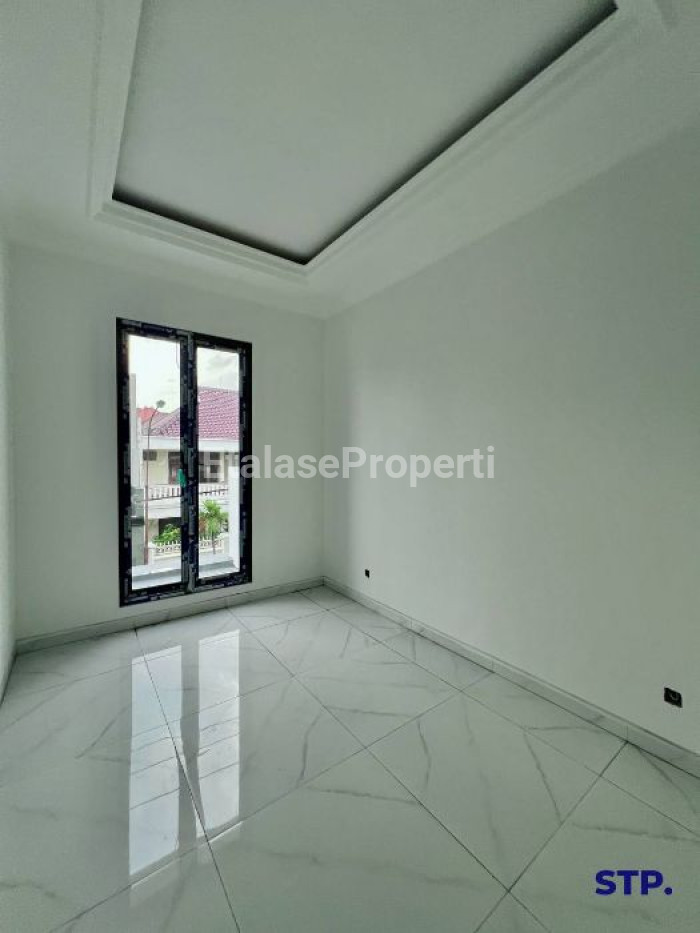 Foto properti 3 Unit Rumah Baru American-style Di Kertajaya Indah Timur, Surabaya Tipe A 9
