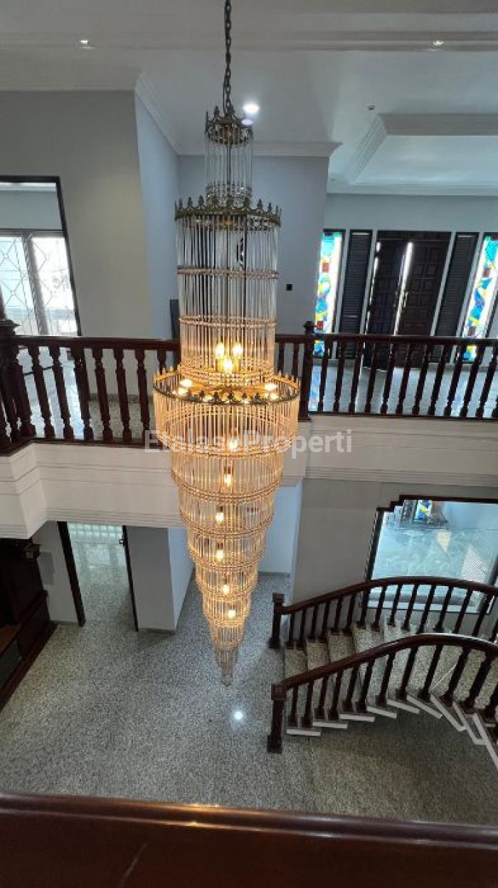 Foto properti *HOT DEAL! Rumah 2 Lantai Siap Huni Di Darmo Baru Barat – Lokasi Premium* 3