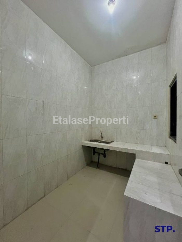 Foto properti Jual Rumah 2 Lantai Sudah Renovasi Di Klampis Semolo Tengah 4