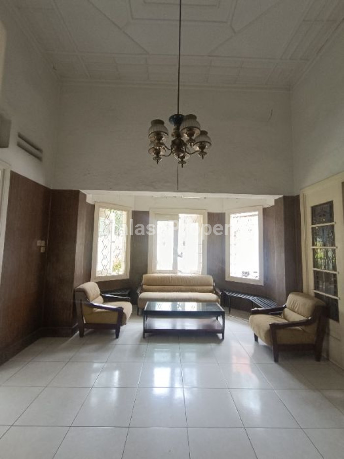 Foto properti Dijual Rumah Bangunan Lama 3