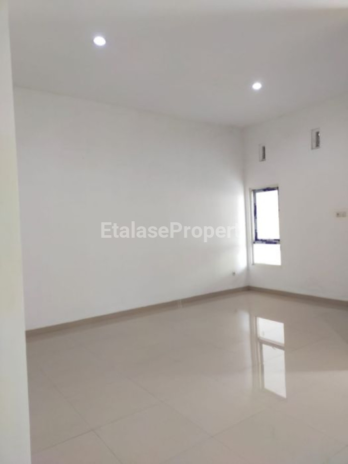 Foto properti Dijual Rumah Di Pondok Candra Belimbing Regency Waru 5