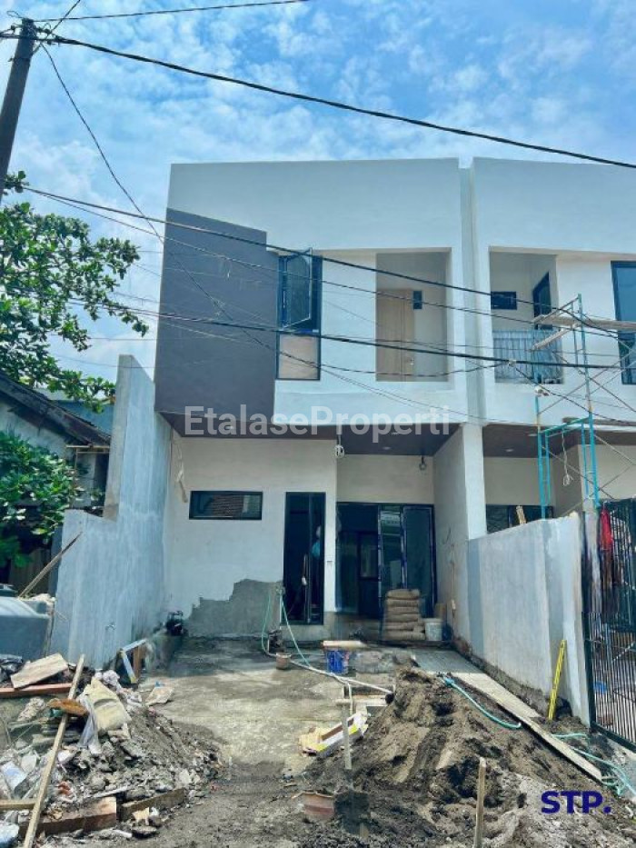 Foto properti Rumah Baru Minimalis 2 Lantai Di Wisma Mukti Klampis Semolo 1