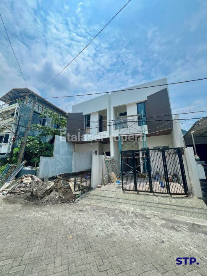 Foto properti Rumah Baru Minimalis 2 Lantai Di Wisma Mukti Klampis Semolo 3
