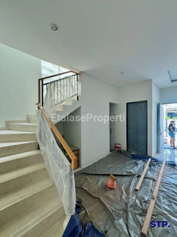 Foto properti Rumah Baru Minimalis 2 Lantai Di Wisma Mukti Klampis Semolo 4