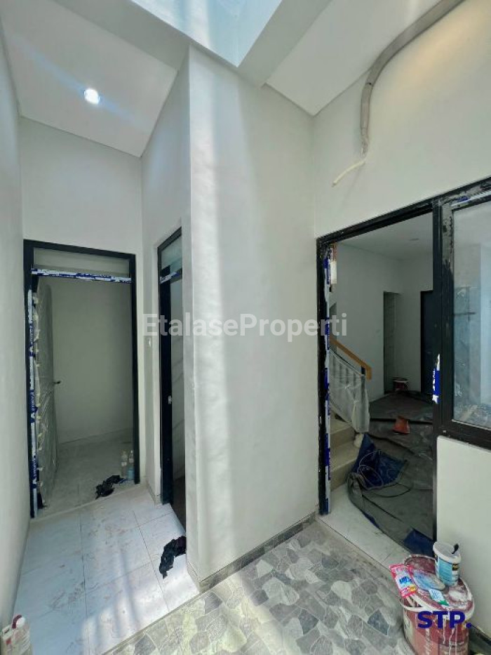 Foto properti Rumah Baru Minimalis 2 Lantai Di Wisma Mukti Klampis Semolo 5
