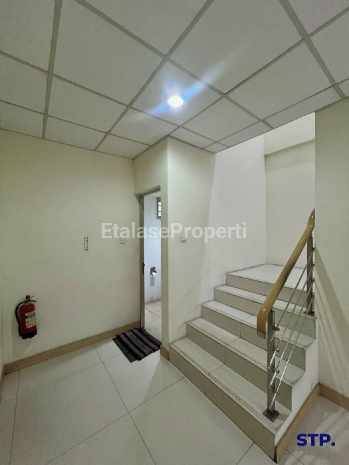 Foto properti 2 UNIT JEJER - Ruko Komplek Raya Bukit Darmo Golf Depan Lenmarc 3