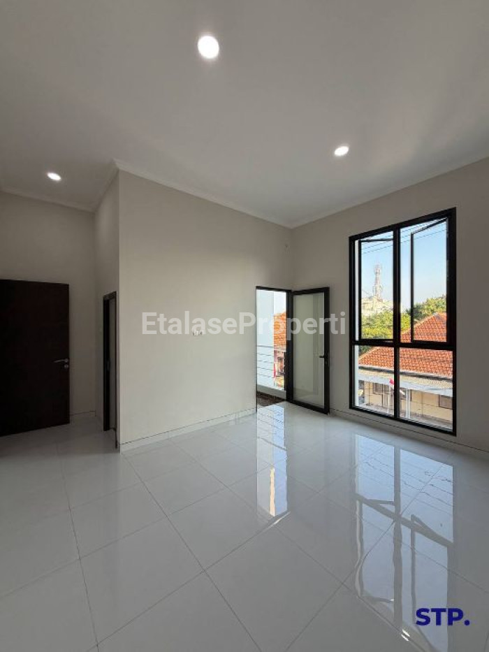 Foto properti Rumah Baru Minimalis 2 Lantai Di Putro Agung - Kenjeran 9