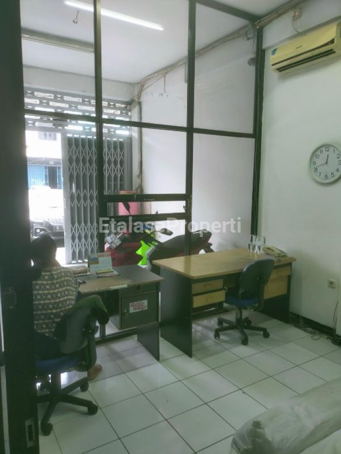 Foto properti *Dijual Ruko Surabaya Utara, Jalan Pesapen / Jalan Rajawali* 3