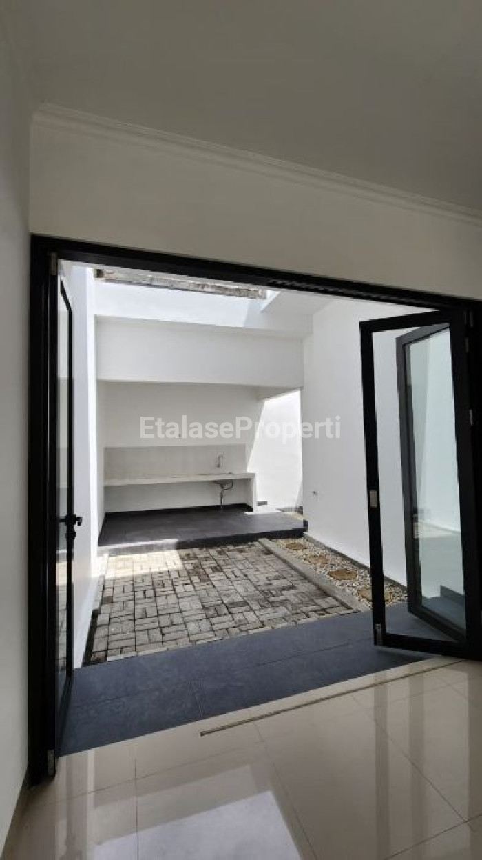 Foto properti Disewakan Rumah Baru Gress Di Darmo Dekat Pakuwon 1