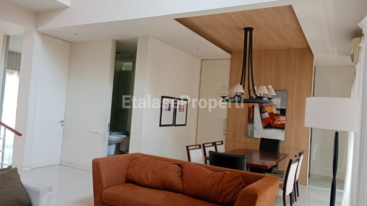 Foto properti Sewa Rumah Royal Residence 8