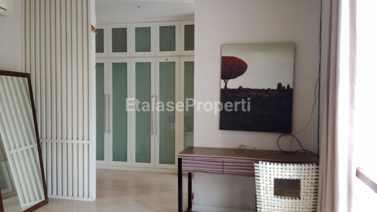 Foto properti Sewa Rumah Royal Residence 10