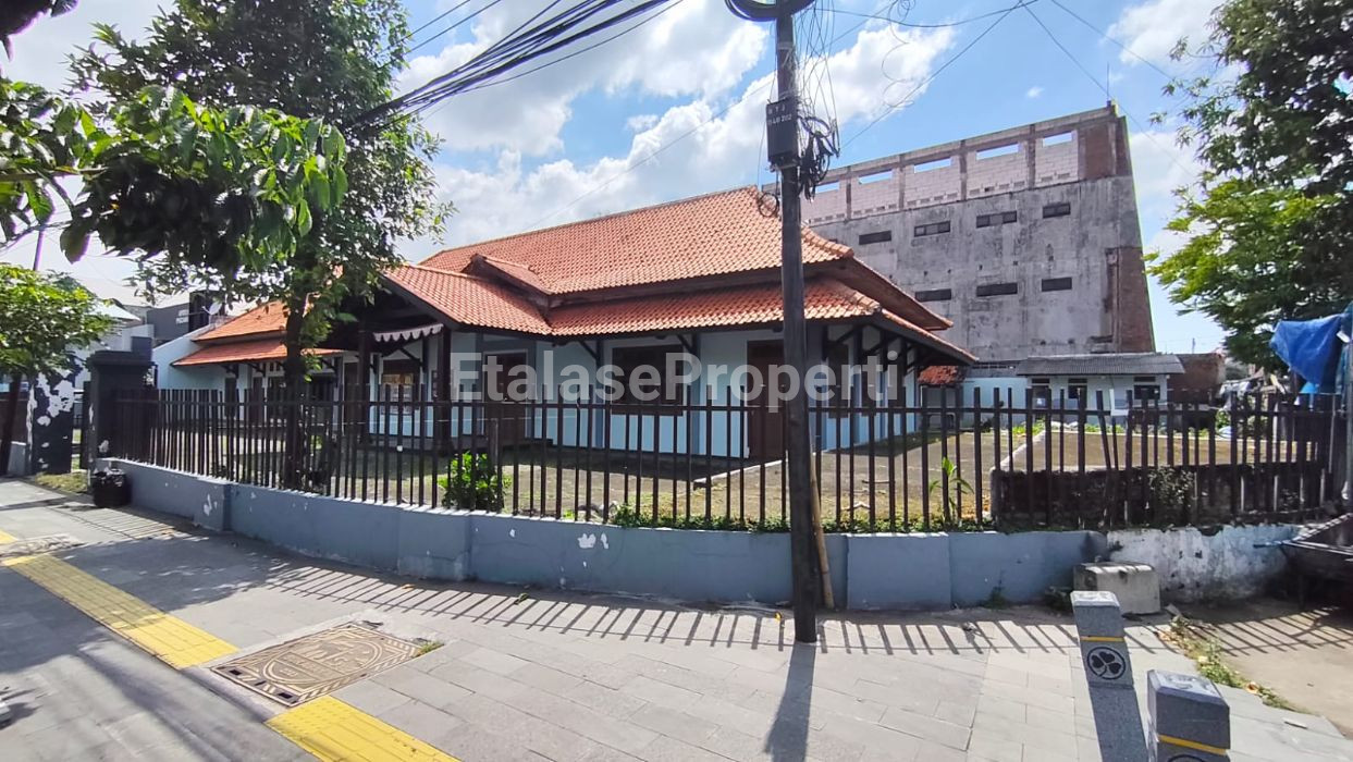 Foto properti Jual / Sewa Rumah Lama Hitung Tanah Raya Pucang Anom Timur Surabaya 1