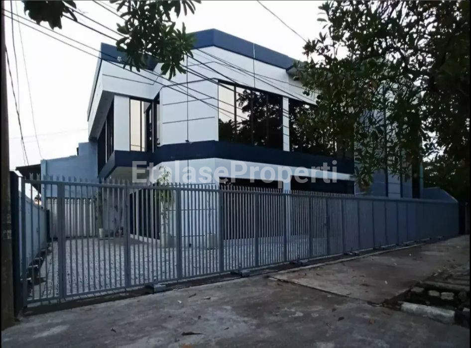 Foto properti SEWA BANGUNAN 3 LANTAI EX BANK RAYA KENJERAN 1