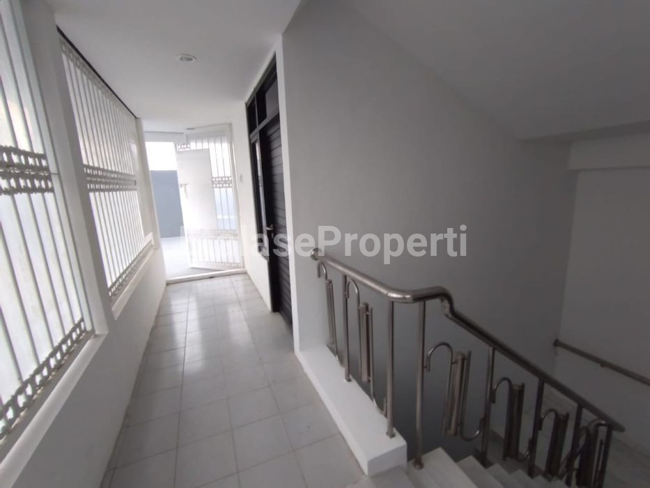 Foto properti SEWA BANGUNAN 3 LANTAI EX BANK RAYA KENJERAN 7