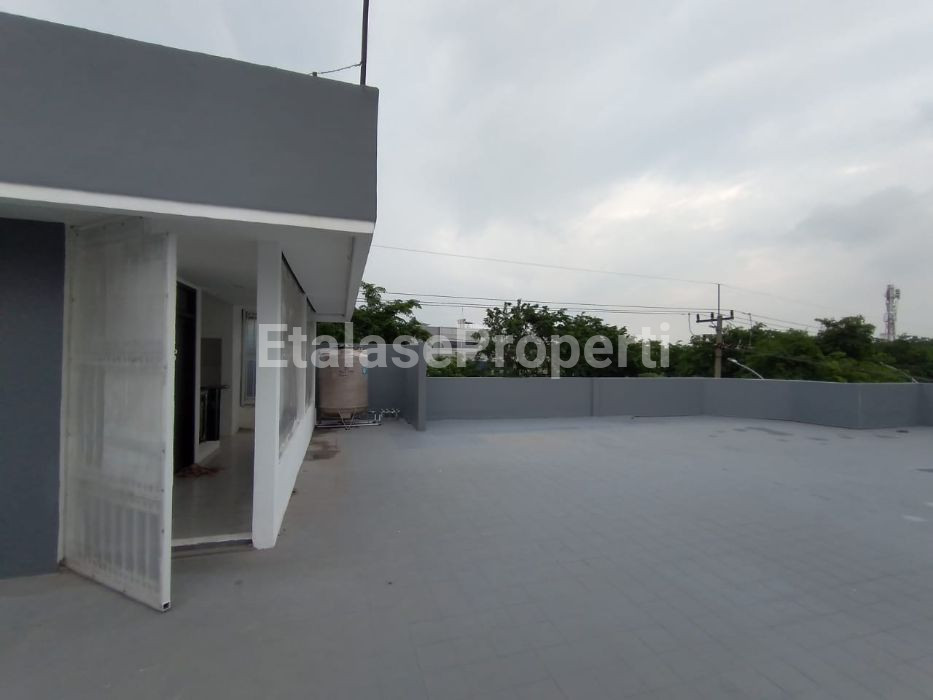 Foto properti SEWA BANGUNAN 3 LANTAI EX BANK RAYA KENJERAN 8