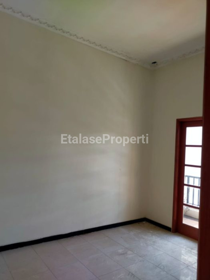 Foto properti Dijual Rumah Di Regency Kuda Dua Jagir Wonokromo 10