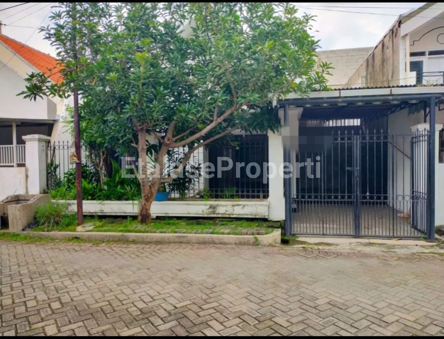Foto properti Dijual Rumah Di Manyar Tirtoyoso Utara Dekat Galaxy Mall 1