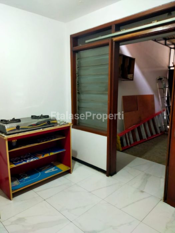 Foto properti Dijual Rumah Di Manyar Tirtoyoso Utara Dekat Galaxy Mall 5