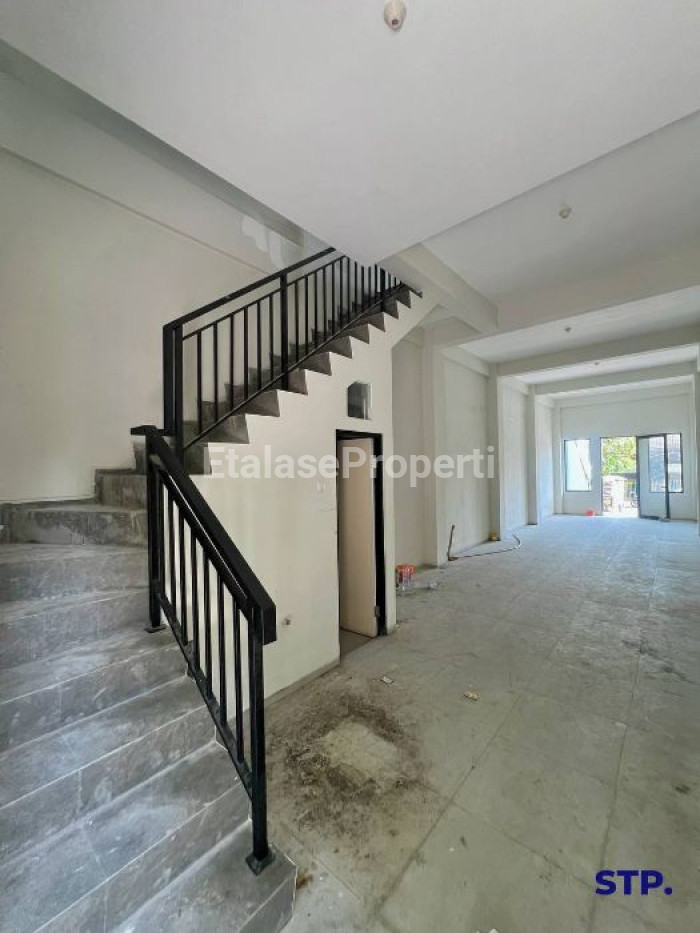 Foto properti 10 UNIT JEJER, Sewa Ruko Modern-classic 4 Lantai Di Kedung Asem - MERR 3