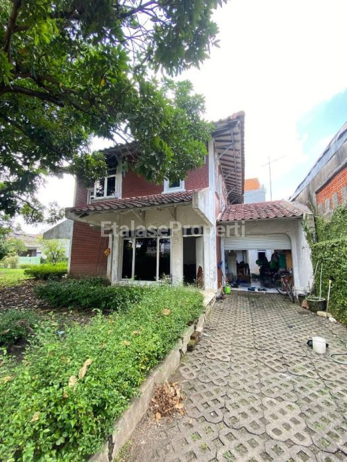 Foto properti Jual Cepat - Rumah Usaha Hoek Di Raya Simpang Darmo Permai Utara 4