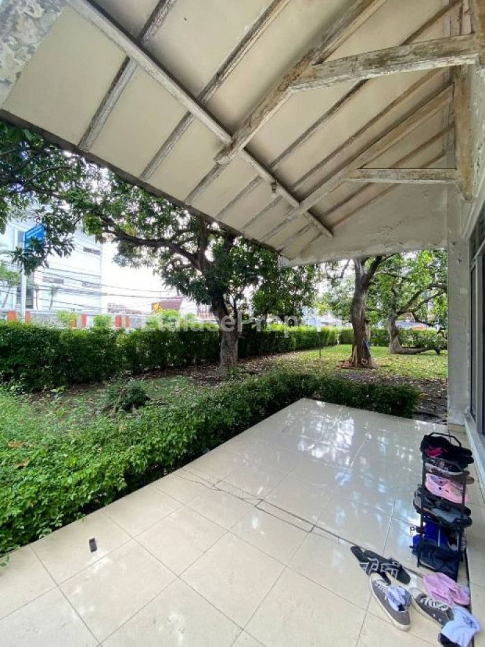 Foto properti Jual Cepat - Rumah Usaha Hoek Di Raya Simpang Darmo Permai Utara 5