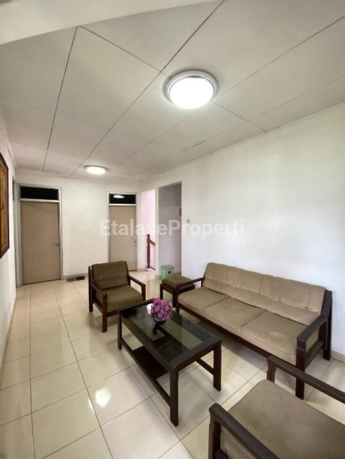 Foto properti Jual Cepat - Rumah Usaha Hoek Di Raya Simpang Darmo Permai Utara 6