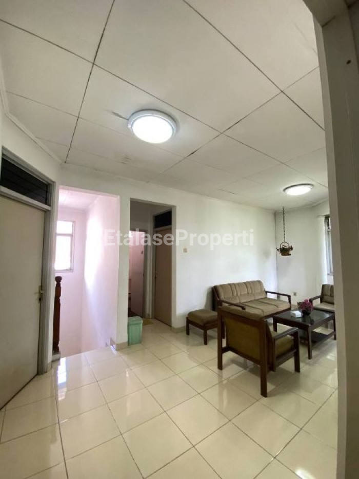 Foto properti Jual Cepat - Rumah Usaha Hoek Di Raya Simpang Darmo Permai Utara 8