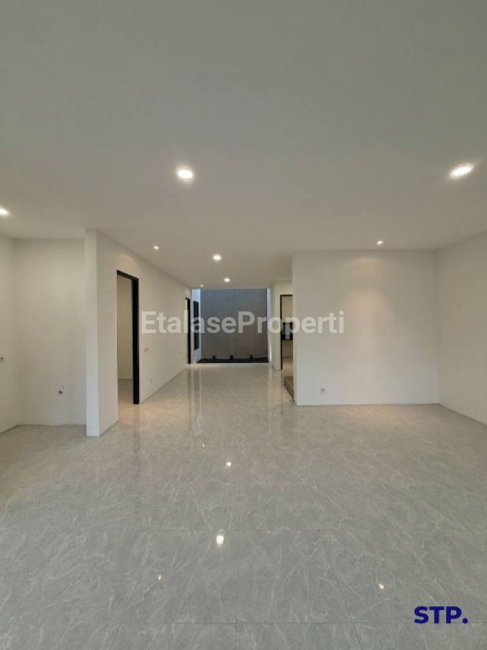 Foto properti Rumah 2 Lantai Di Perumahan Pandugo - MERR 4