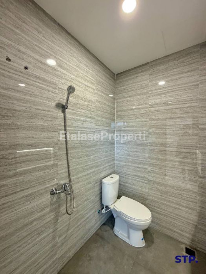 Foto properti Rumah 2 Lantai Di Perumahan Pandugo - MERR 10