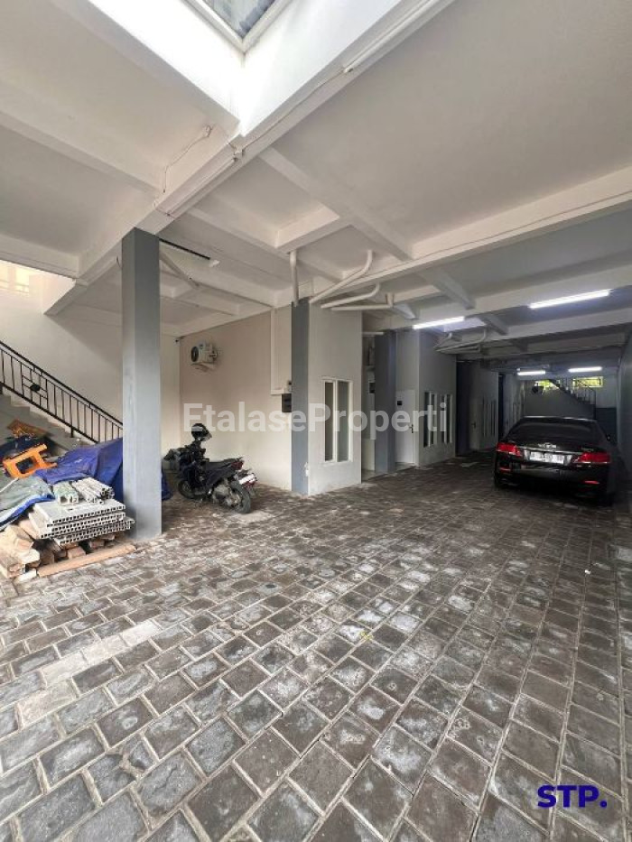 Foto properti Rumah Kost 21 Kamar Tidur Full Furnished Daerah Sambikerep Citraland Surabaya 2