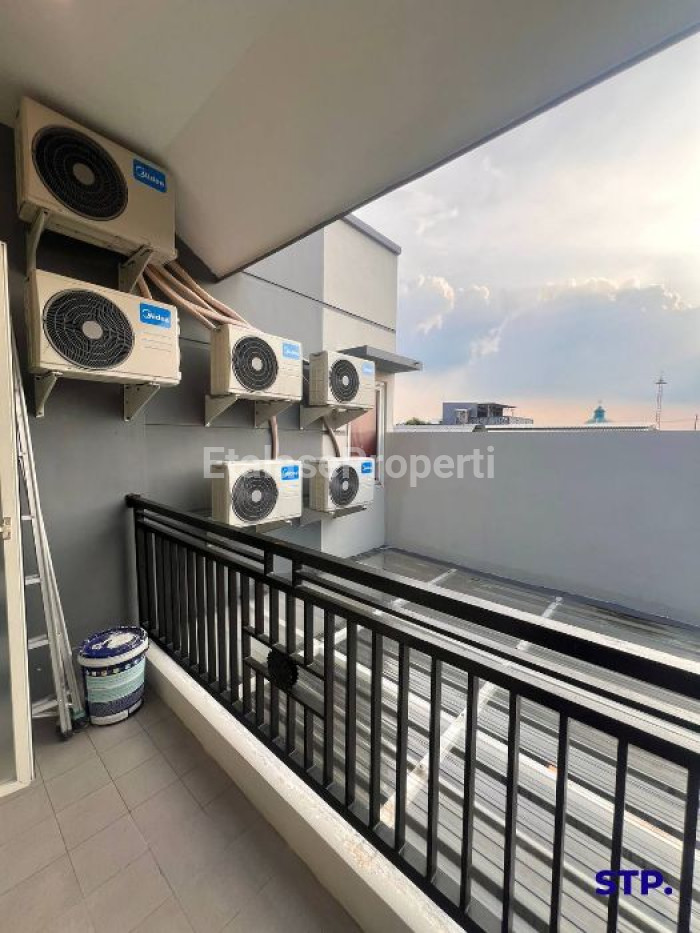 Foto properti Rumah Kost 21 Kamar Tidur Full Furnished Daerah Sambikerep Citraland Surabaya 7