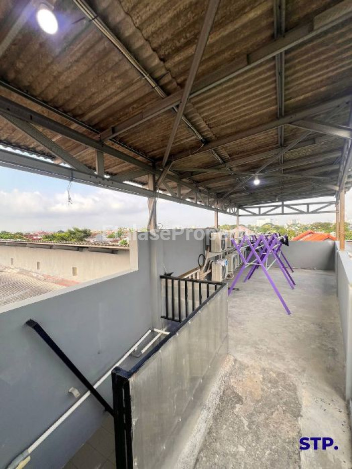 Foto properti Rumah Kost 21 Kamar Tidur Full Furnished Daerah Sambikerep Citraland Surabaya 9