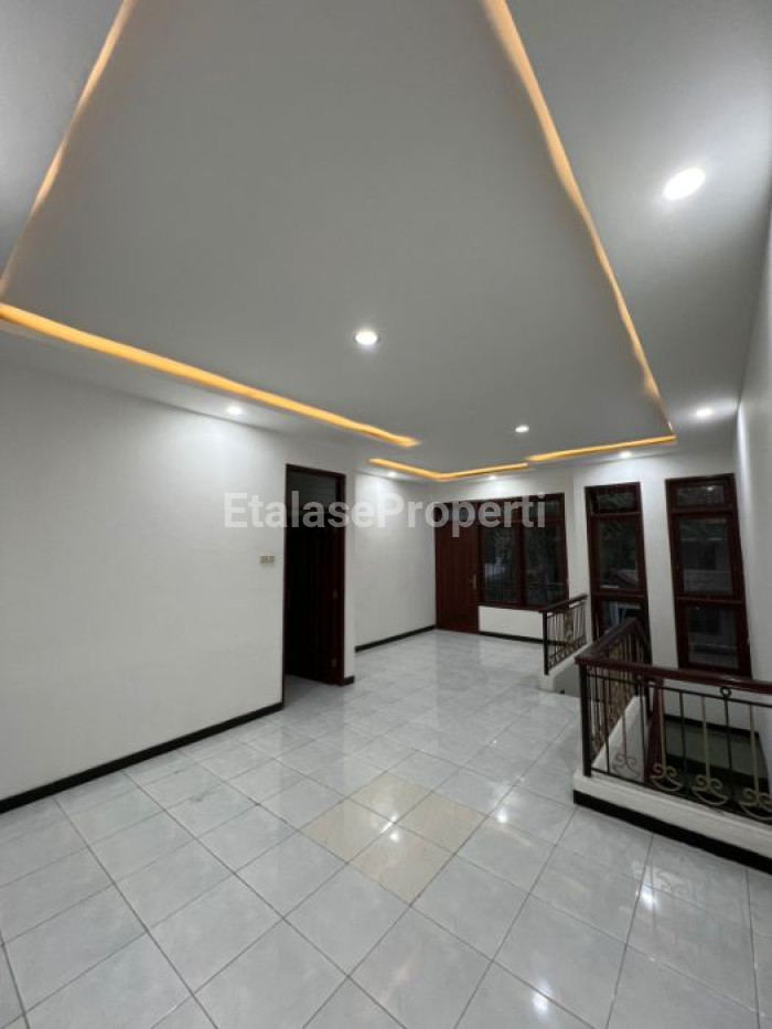 Foto properti Dijual Cepat Rumah Di Villa Kalijudan Indah 4